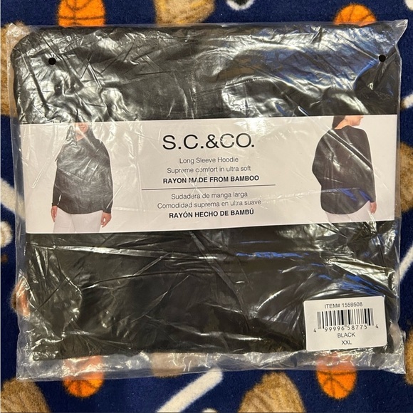 S.C. & CO Ladies Top with Hood, Black - Picture 7 of 7